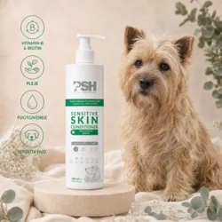 PSH Sensitive Skin conditioner med B-vitamin og biotin, der fugter og plejer sensitiv hud – vist sammen med en cairn terrier