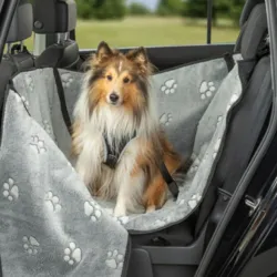 Trixie betræk til bilsæde monteret på bagsædet for sikker og komfortabel hundetransport
