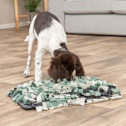 Snusetæppet kan indeholde godbidder eller hundens foder