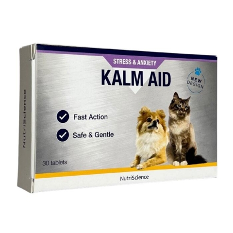 Kalm AID Tabletter beroliger hunde og katte i stressede situationer.