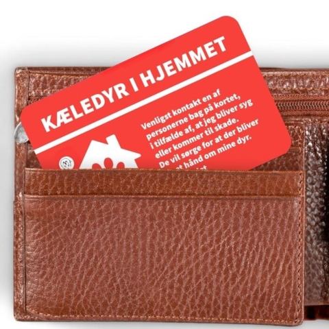 Smart kontaktkort med kontakter der kan hente dit dyr i tilfælde af en ulykke - Passer perfekt i pungen.