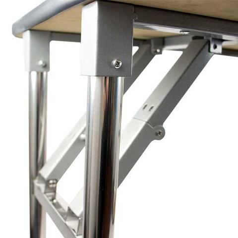 Trimmebord fra Aeolus i rustfrit stål  udførst i solid konstruktion beregnet til brug
