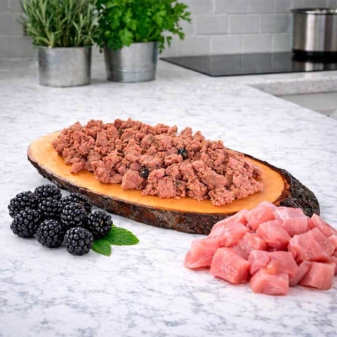 Carnilove Pouch Pate Ostrich With Blackberries