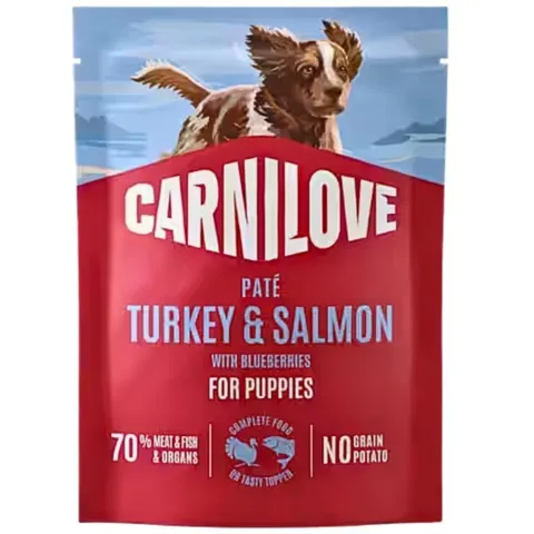 Carnilove Dog Pouch Paté Turkey & Salmon with Blueberries for Puppies i 300g pouch med hvalp på forsiden