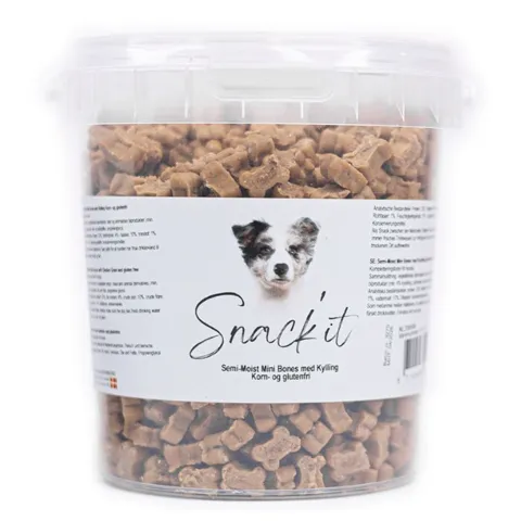 Snack'it Semi-Moist Mini Bones med kylling er bløde træningsgodbidder til hunde. Korn- og glutenfri mini bones med god smag.