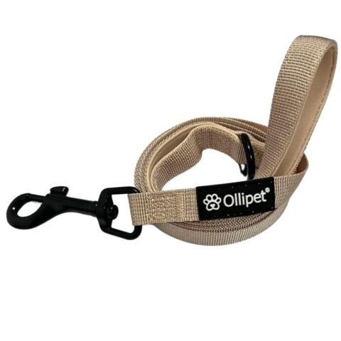 Diskret og stilren hundesnor i flot beige/beige farve.
