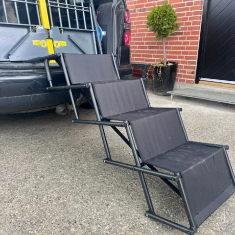 Sammenklappelig trappe til hunde