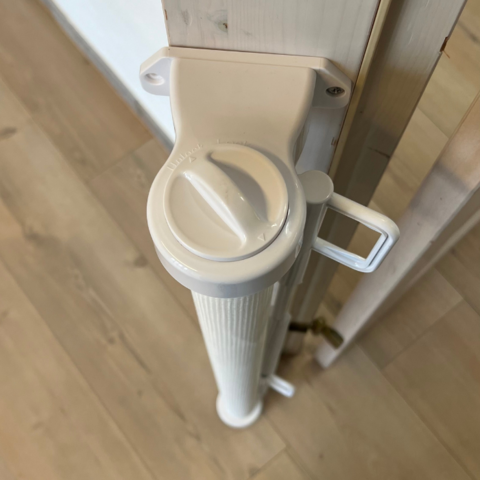 Gitteret er nemt at låse og låse op