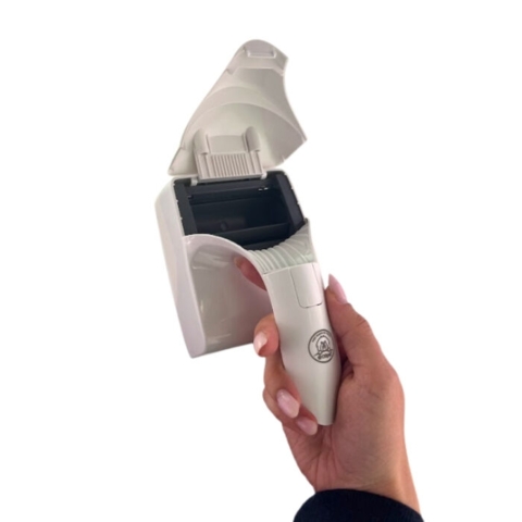 Nem tømning af opsamlet pels – den smarte beholder i Ollipet Fnugrulle | RulleBob gør rengøringen enkel og hygiejnisk