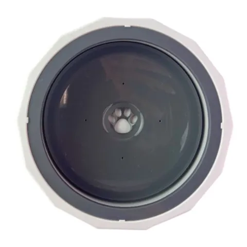 Tag skålen med på farten – den skridsikre bund og anti-spild funktion gør den perfekt til rejser og lange bilture