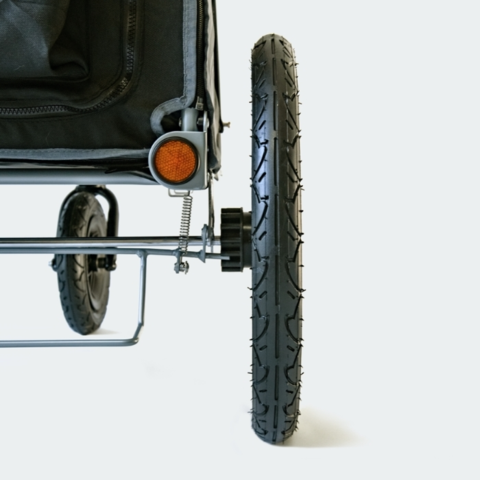 Robust baghjul med slidstærkt terrænmønster og refleks for øget synlighed