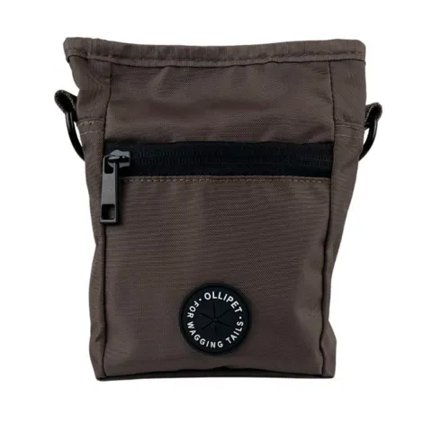 Mokka træningstaske med et enkelt og stilrent design