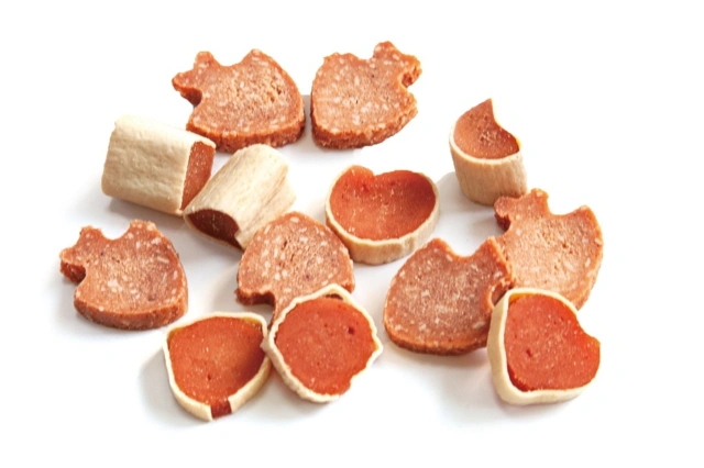 Truly dog sushi hundegodbidder med laks, tun og rejer. Små snacks med fisk, velegnet som belønning eller træningsgodbidder til hunde.