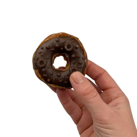 Donutformet Chomps hundesnack med kylling og chewy tekstur