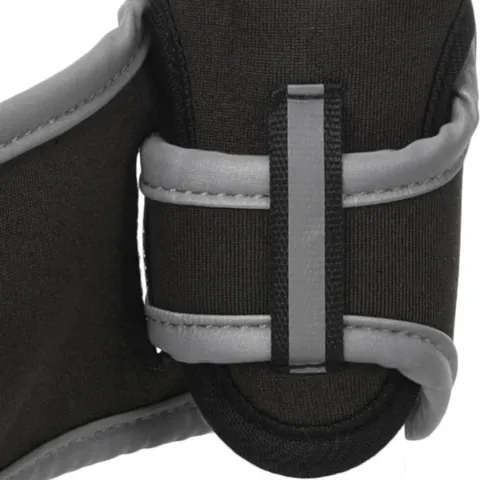 Hundesko med refleksdetaljer og justerbar velcrolukning for optimal pasform og synlighed