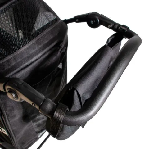 Hundeklapvogn fra Innopet - Model Buggy Cozy Premium.
Her vist i farven sort