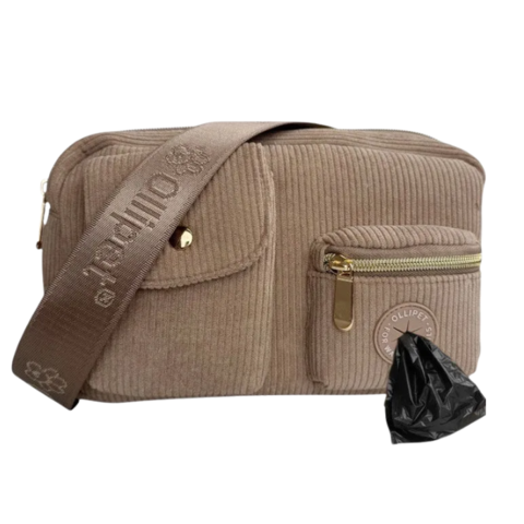 Praktisk godbidstaske fra Ollipet med flere lommer og pølleposedispenser