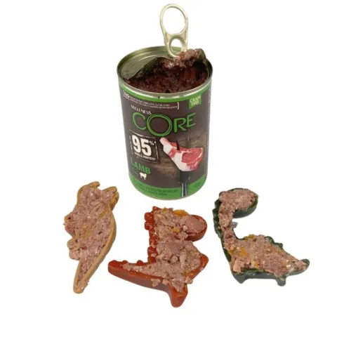 Fyldbare dino hundesnacks med vådfoder og dåse med lam