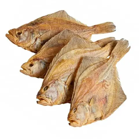 Tørret fladfisk som en lækker snack til hunde