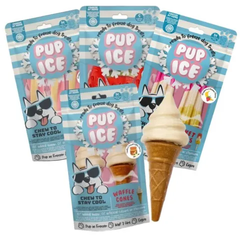 Forkæl din hund med Pup Ice pakketilbud med 10 frysbare hundeis i fire lækre varianter. Perfekt som kølende hundesnack på varme sommerdage.