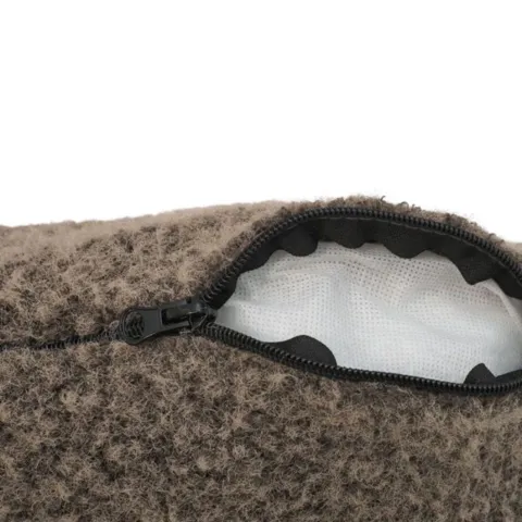 Nordic Paws Edda hundeseng i brun plys, størrelse