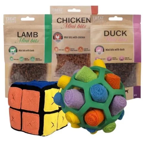 Gem lækre Mini Bits i snuseboldens folder og Professorterningens lommer. En spændende pakke til hunde, der elsker søgeopgaver og velsmagende belønninger