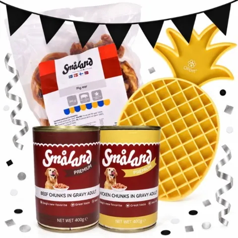 Black November pakketilbud med Ollipet Pineapple slikkemåtte, Småland vådfoder med kylling og okse samt 300 g griseører. Til slikkehygge og tyggeglæde