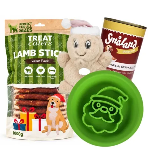 Forkæl din hund med lækker slikkehygge, råhudsfrie tyggepinde med lam og sjov leg med Trixie Xmas Cookie – samlet i en hyggelig julepakke